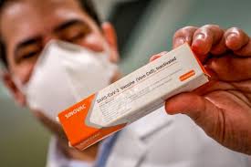 Coronavac, la vacuna contra el coronavirus de la farmacéutica china sinovac tiene una efectividad la vacuna, que sigue siendo viable para su uso, apenas cumple el mínimo de 50% de eficacia global. Entenda O Que Significa Os 78 De Eficacia Da Vacina Coronavac