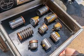 Fallen order has 59 lightsaber parts hidden in chests and on workbenches throughout bogano, dathomir, zeffo, kashyyyk, and beyond. Savi S Workshop Build Your Own Galaxy S Edge Lightsaber