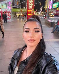 Hi my loves 🖤 (Follow me