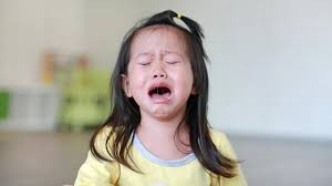 Sebagian orang tua (leluhur) beranggapan, seorang anak menangis tak henti henti karena kedatangan roh salah satu keluarga yang sudah meninggal. Doa Redakan Tangis Anak Yang Tak Berhenti Ramadan Liputan6 Com