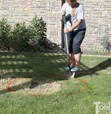 Whether you want a fire pit for warmth, roasting weenies or as a spot to gather around and sing kumbaya, building one is a relatively simple task. Diy Backyard Fire Pit Dig Hole Her Tool Belt