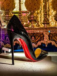 L Expo Christian Louboutin Au Palais De La Porte Doree En Visite Virtuelle Escarpins Louboutin Christian Louboutin Louboutin