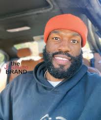 Watchmen' Actor Yahya Abdul-Mateen II Wants To 'Do More Projects That Are  Inspiring & Culturally Relevant'