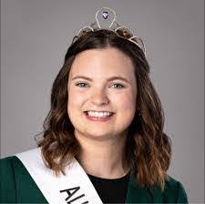 Lindsey Endres's Instagram, Twitter & Facebook