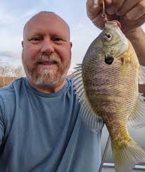 Fishing in Pool 9, Desoto WI area, with rising water levels