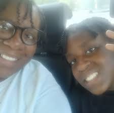 Earlene Wincey's Instagram, Twitter & Facebook