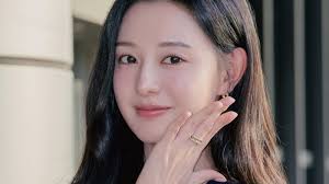 Lee Jung-hoo of the San Francisco Giants was also listed in the starting  lineup