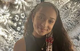 Abril Olivares's Instagram, Twitter & Facebook