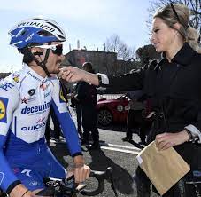 Tony gallopin naît le 24 mai 1988 à dourdan (essonne). Tour De France 2020 Sexismus Vorwurfe Nach Alaphilippe Karikatur Welt