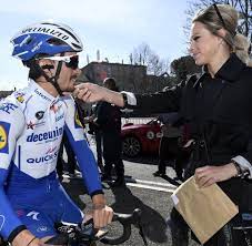 Sergio henao, nairo quintana, egan bernal and rigoberto urán, our wonderful colombian cyclists at the tour de france. Tour De France 2020 Sexismus Vorwurfe Nach Alaphilippe Karikatur Welt