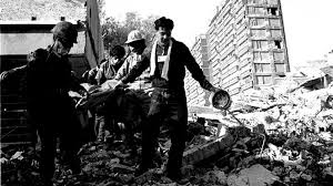 Superó la intensidad del sismo de 1957, cuando cayó el ángel de la independencia (foto: Monchito El Nino Fantasma Del Terremoto De 1985 En Mexico Que El Caso De Frida Hizo Recordar Emol Com