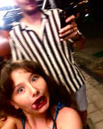 Noche afuera con mi gente favorita (incluido el adolescente imposible de  fotografiar)