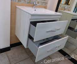 La possibilità di posizionarlo a qualsiasi altezza e la mancanza di una struttura di sostegno, oltre che. Offerte Mobile Bagno Sospeso 60 Cm Wenge Chiaro Striato