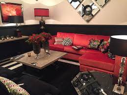 How to decorate a coffee table /budget decorating ideas (quarantine decorating ideas). How To Decorate A Coffee Table Without Overdoing It
