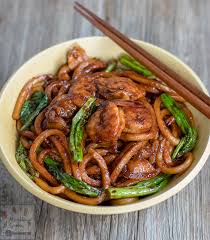 The Use Of Dark Soy Sauce Gives This Tasty Noodle Dish Hokkie Mee An Eye Catching Hue With Pr Asian Noodle Dishes Homemade Noodles Noodle Recipes Homemade