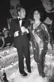 Famed for dressing the likes of greta garbo and bianca jagger, his designs were permanent guests inside the glitzy studio 54. Liz Taylor And Roy Halston At Studio 54 By Bettmann