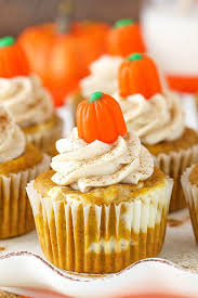 You can easily make the cupcake base ahead of time and freeze them. 40 Easy Thanksgiving Cupcakes Cute Thanksgiving Cupcake Ideas