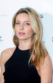 Annabelle wallis is an english actress best known for her roles as jane seymour in showtime's period drama the tudors, grace burgess in the bbc drama peaky blinders, and for the films annabelle (2014), and the mummy (2017). Annabelle Wallis Pic 885217 Annabelle Wallis Wallis Beautiful Blonde