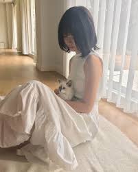 白石聖fanpageさんはinstagramを利用しています 本日発売の flash に掲載して頂いてます しかもめちゃくちゃ可愛い猫ちゃんと 赤ちゃんみたいな匂いがして可愛かったなぁまた会いたいなぁ癒された 是非お手に取ってください 本人twitterより