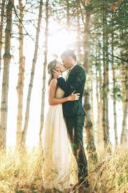 70 Eye Popping Wedding Photos With Your Groom Elegantweddinginvites Com Blog Fall Wedding Photos Wedding Photography Bride Wedding Photography Styles