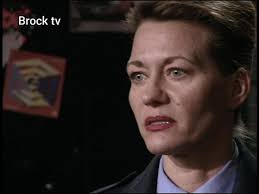 Eva Baal suspendiert Edgar Brock