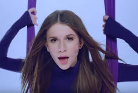 Roksana węgiel to nastoletnia gwiazda, która poznaliśmy dzięki „the voice kids, a także konkursowi eurowizji dla dzieci. Roksana Wegiel Plyta 14 Latki Jest Zbyt Dojrzala Recenzenci Przemowili