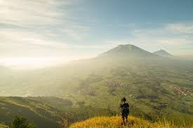 Hiking info, trail maps, and 2 trip reports from gunung ungaran (2,050 m) in indonesia. Gunung Andong Andong Pemandangan Gunung