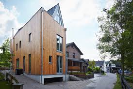 So ist es nicht verwunderlich, dass der bau eines hauses zu den anspruchsvollsten dingen gehört, welchen sich viele menschen im laufe ihres lebens stellen müssen. Wie Ein Azubi Zum Zimmermann In Roetgen Ein Eigenes Haus In Holzstanderbauweise Gebaut Hat Bauhandwerk