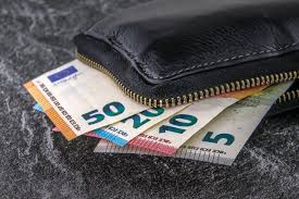 Ποιες είναι οι ευπαθείς ομάδες εργαζομένων. Epidoma 400 Eyrw Gia Eley8eroys Epaggelmaties Dhlwseis Ews 19 4 Kya