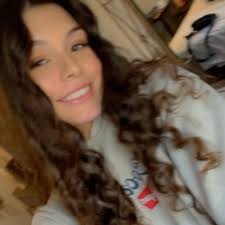 el :) (@ella__bartlett)