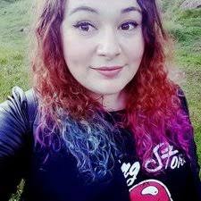 Esmé Graham (@EsmeFaloola)