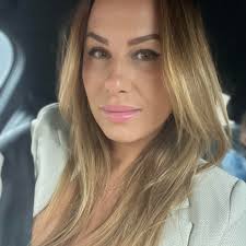 Hej, Finns det någon som kan rekommendera en duktig markentreprenör som  utför mindre markarbeten och finns i lerumstrakten? Har någon tips om en  duktig stenläggare som lägger smågatsten är det också välkommet. |