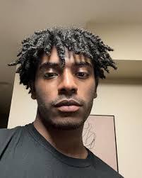 Seth Doss's Instagram, Twitter & Facebook