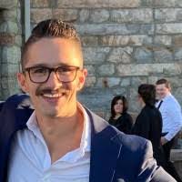 Stuart Bracken's Instagram, Twitter & Facebook