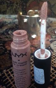 London and abu dhabi look pretty similar however when you apply it you realize that abu dhabi is a bit softer color with a pinch of pink. Nyx Soft Matte Lip Cream 09 Abu Dhabi