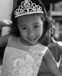 Nina Barrow's Instagram, Twitter & Facebook