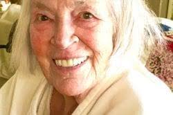 Joanna Brewster's Instagram, Twitter & Facebook