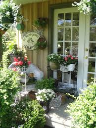 Shabby Garten Gestalten Mit Blumen Veranda Dekoration Shabby Chic Dekor Shabby Chic Badezimmer