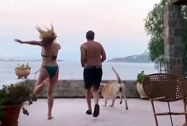 Μπροστά σε ένα υπέροχο πέτρινο σπίτι, προφανώς διακοπών, ποζάρει η σμαράγδα καρύδη για μια σειρά αναρτήσεων στο λογαριασμό της στο instagram. Smaragda Karydh To Binteo Apo Tis Diakopes Ths Me Ton 8odwrh A8eridh Kai Sygkinei Me To Mhnyma Ths Video Dailymotion