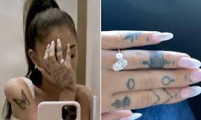 Ariana grande shared news of her engagement to boyfriend dalton gomez on sunday, and one expert thinks the ring could've cost more than $750,000. Ariana Grande News American Singer Nickelodeon Child Star Actress
