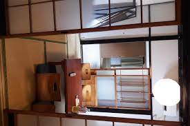 Leben wie ein vogel im käfig: Wir Haben Airbnb In Tokio Ausprobiert Mit Diesem Ergebnis Weltwunderer