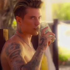 Curtis Hardin Back in That Mode