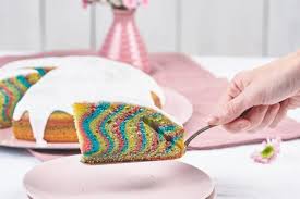 Auch desserts oder getränke lassen sich damit einfärben. Bunter Kuchen Rezept Von Backen De