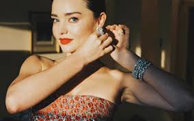 Born 20 april 1983) is an australian model and businesswoman. Miranda Kerr Jewellery Thrust Into Billion Dollar Political Scam Jeweller Magazine Jewellery News And Trends
