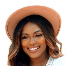 Tracy Lightner's Instagram, Twitter & Facebook