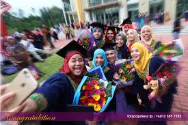 Bahagian pengurusan rekod pelajar dan konvokesyen adalah pusat utama yang mengendalikan pengurusan rekod pelajra yang melibatkan penyenggaraan dan pengemaskinian rekod pelajar bagi urusan pengijazahan dan seterusnya. Konvo Uitm