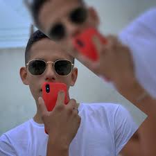 Ed Luna en Apple Music