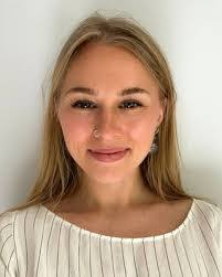 Rebecca Dunford's Instagram, Twitter & Facebook