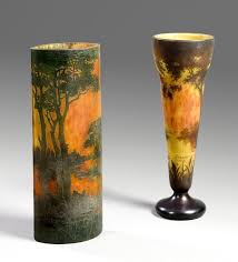 Lot Daum Nancy Vase Sur Piedouche En Verre Incolore Sur Fond Marbre Jaune Et Orange A In The Sale Vente Cataloguee At Encheres Art Verrier Vase Marbre