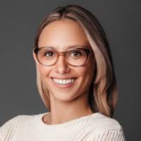 Sandra Janus's Instagram, Twitter & Facebook